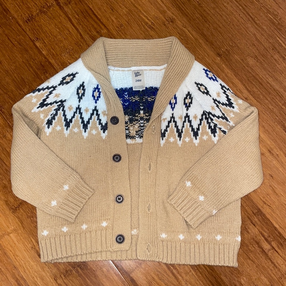 Oshkosh toddler sweater. Size 24 months worn twice. In good condition.
